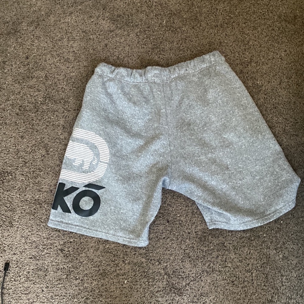 Shorts - Picture 3 of 16